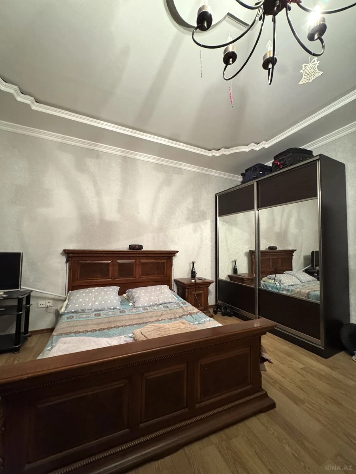 Kirayə verilir 1 otaqlı mənzil 60 m²