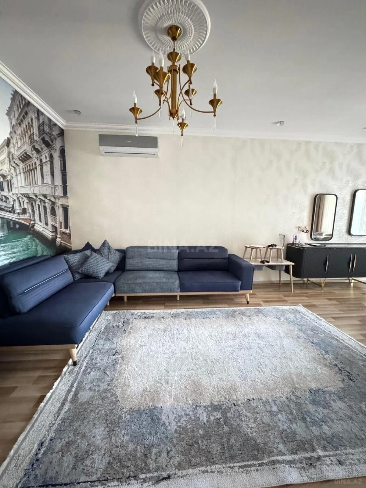Satılır 2 otaqlı mənzil 100 m²