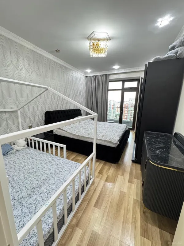 Satılır 2 otaqlı mənzil 100 m²