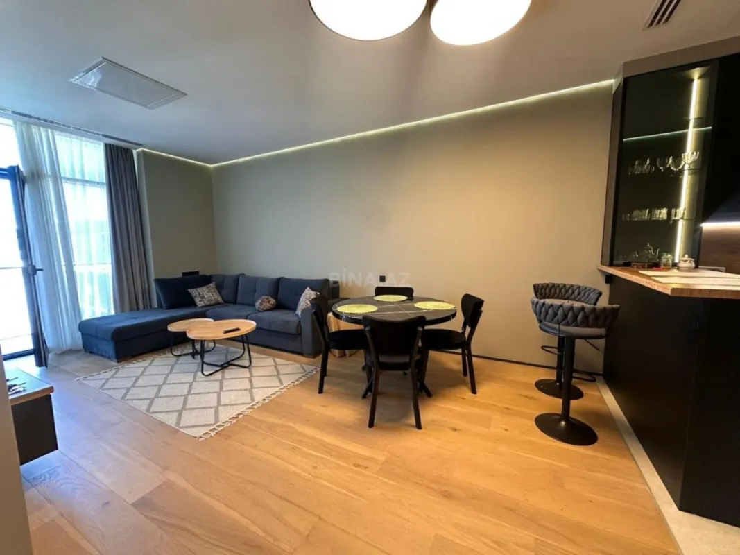 Kirayə verilir 2 otaqlı mənzil 79 m²