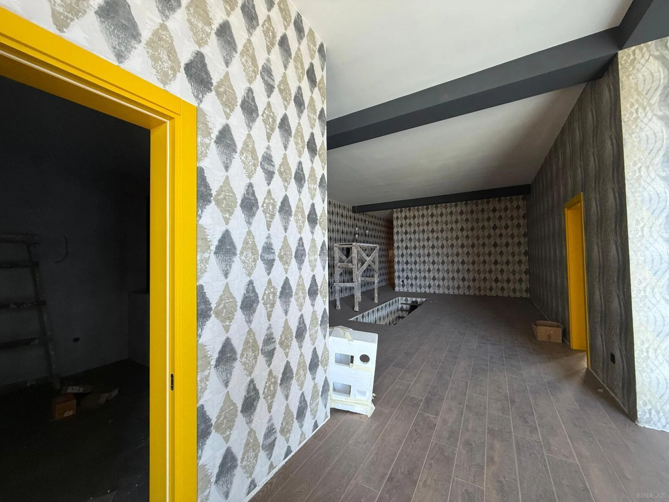 Satılır 10 otaqlı həyət evi 550 m²