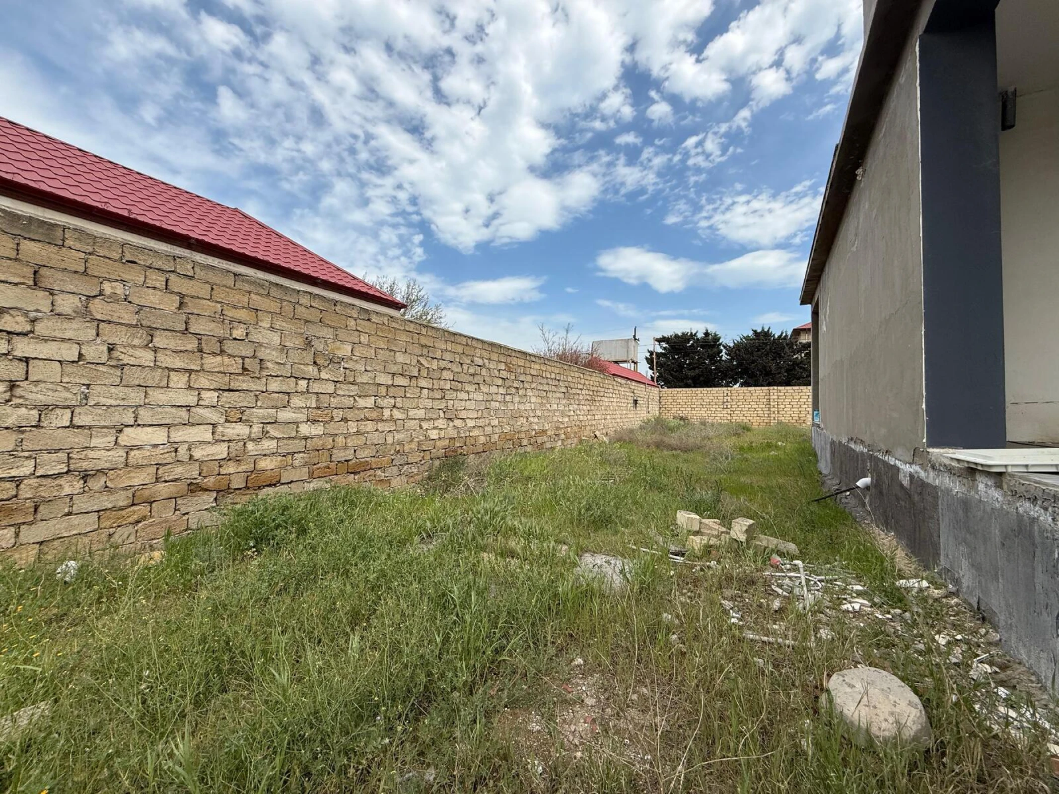 Satılır 10 otaqlı həyət evi 550 m²