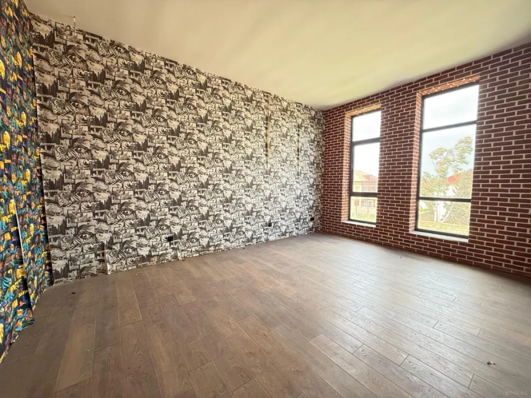 Satılır 10 otaqlı həyət evi 550 m²