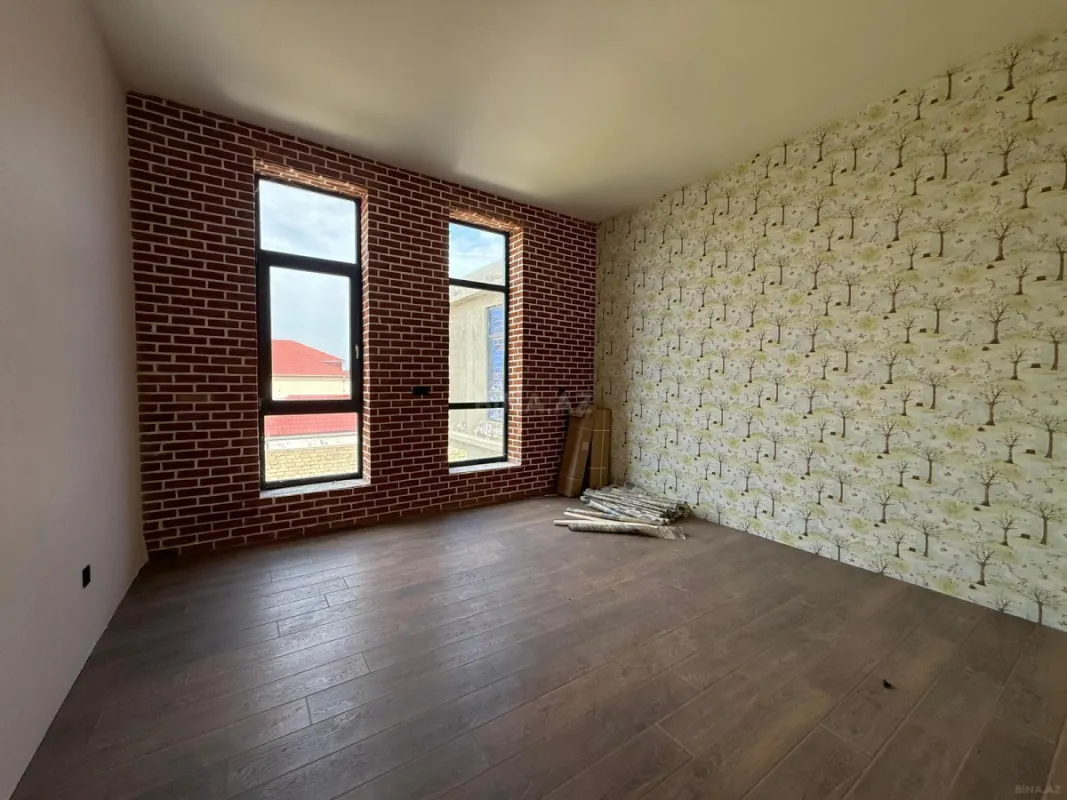 Satılır 10 otaqlı həyət evi 550 m²