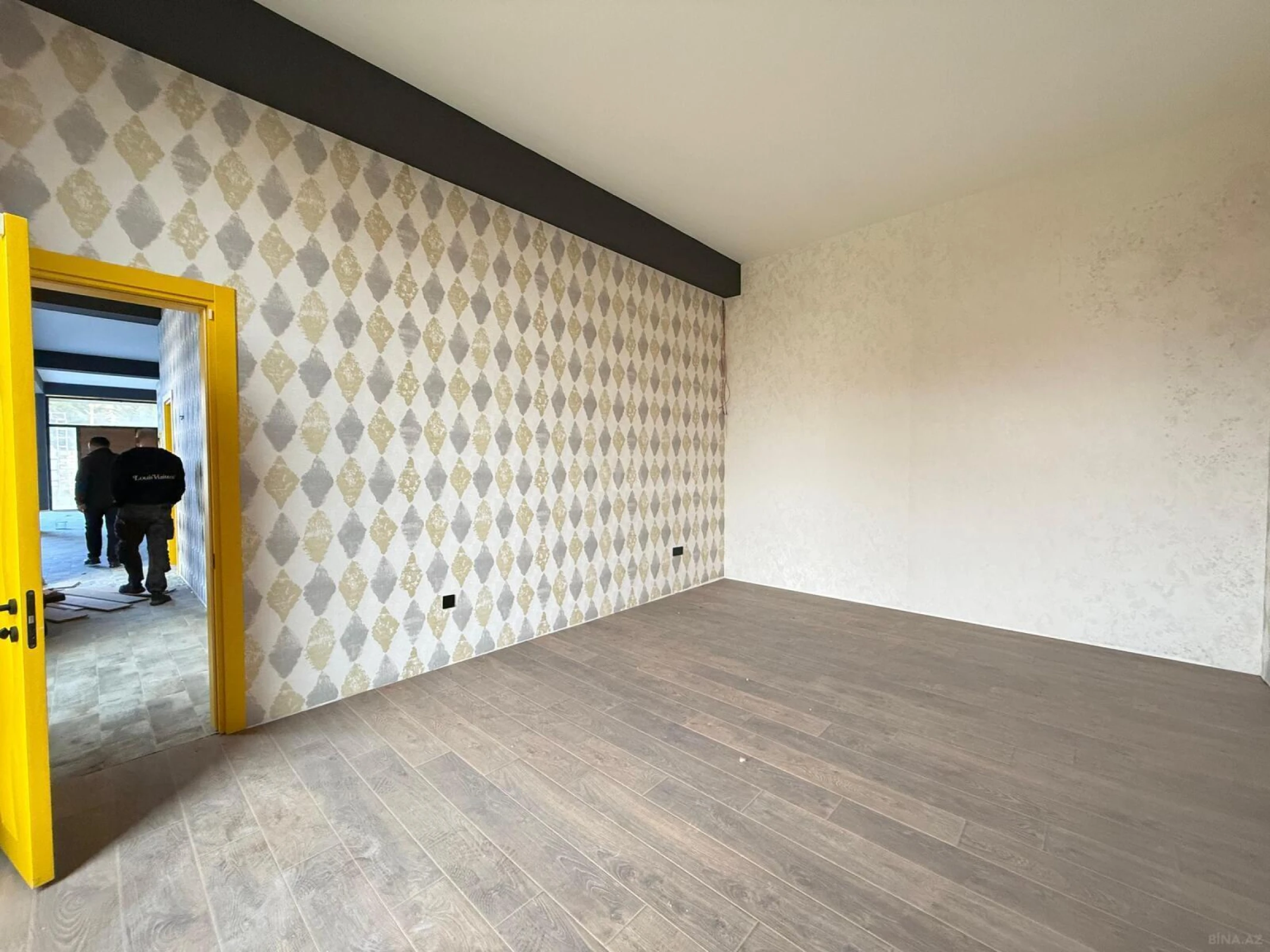 Satılır 10 otaqlı həyət evi 550 m²