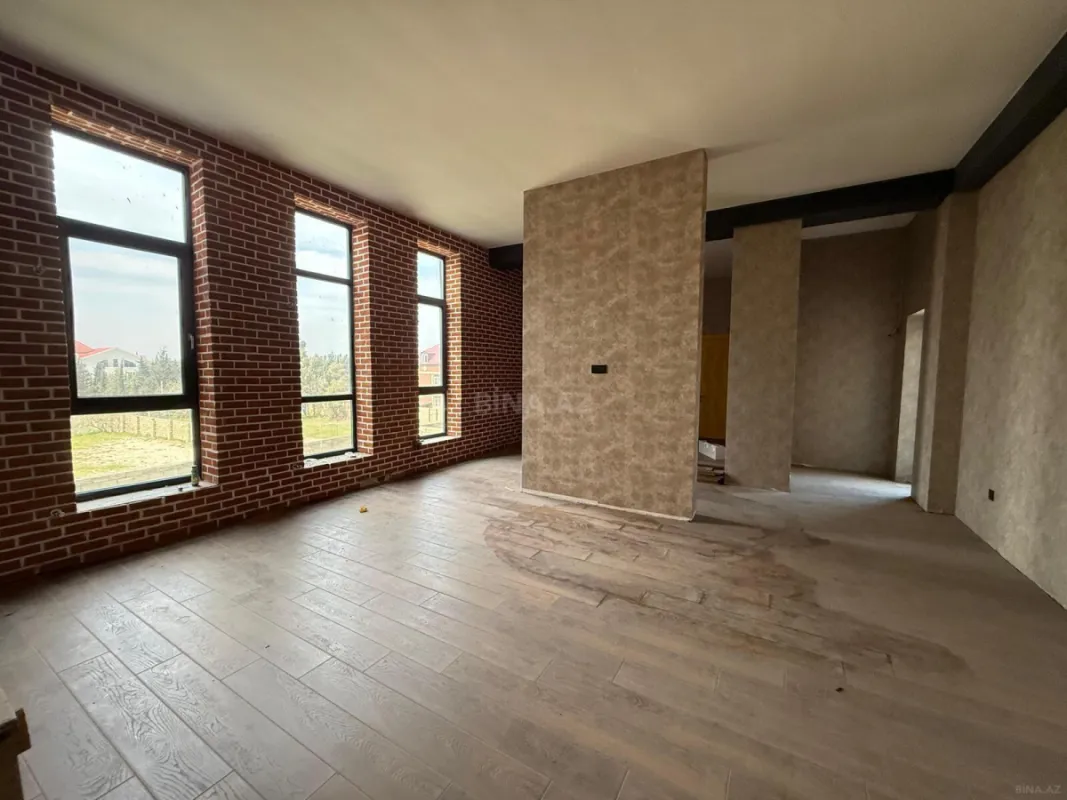 Satılır 10 otaqlı həyət evi 550 m²