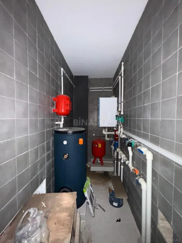 Satılır 10 otaqlı həyət evi 550 m²