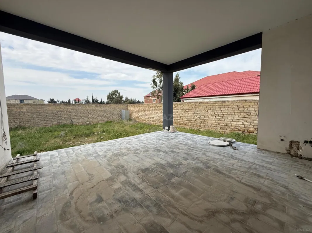 Satılır 10 otaqlı həyət evi 550 m²