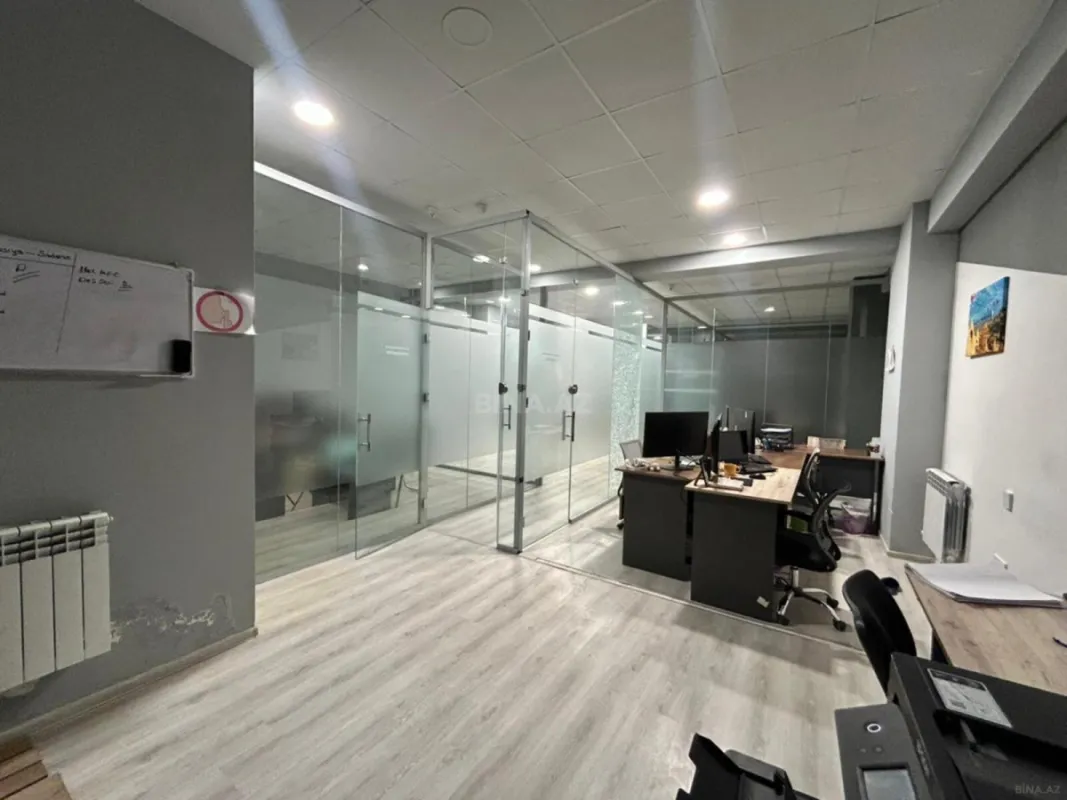 Satılır 6 otaqlı ofis 130 m²