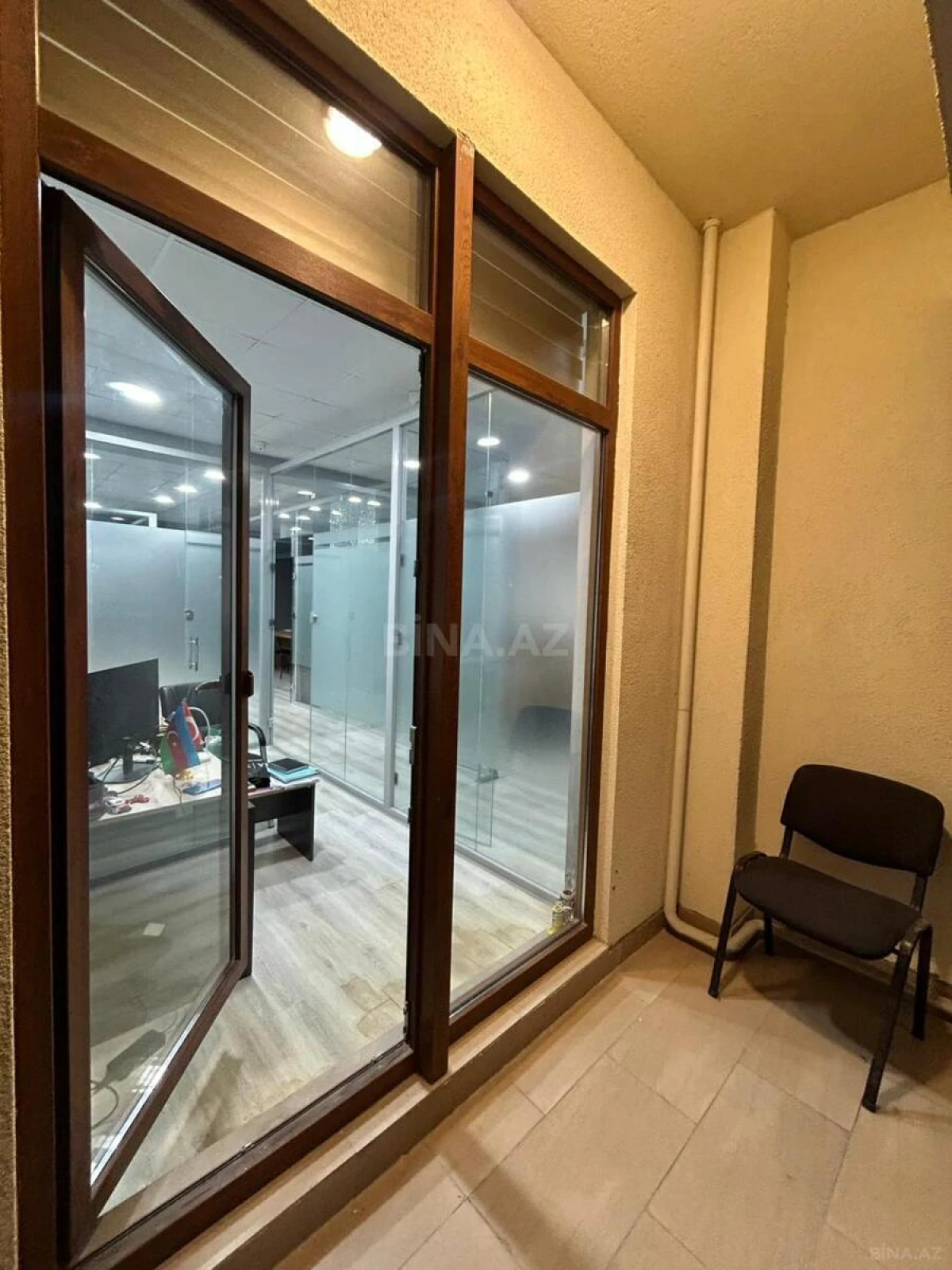 Satılır 6 otaqlı ofis 130 m²