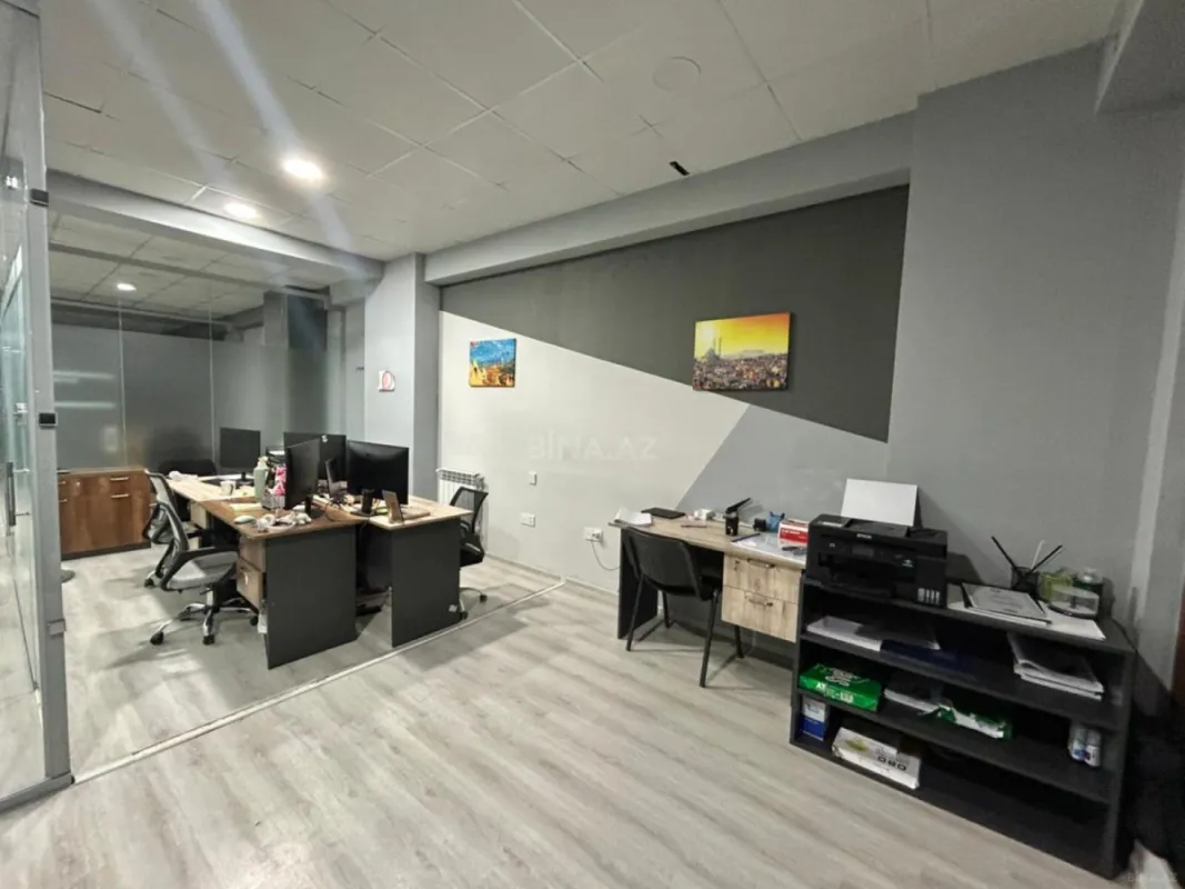 Satılır 6 otaqlı ofis 130 m²
