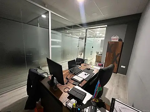 Satılır 6 otaqlı ofis 130 m²