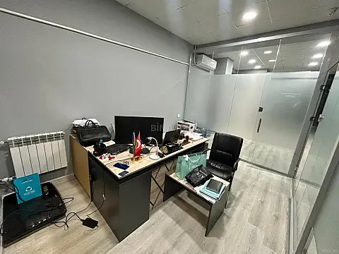 Satılır 6 otaqlı ofis 130 m²