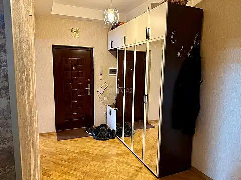 Satılır 2 otaqlı mənzil 90 m²