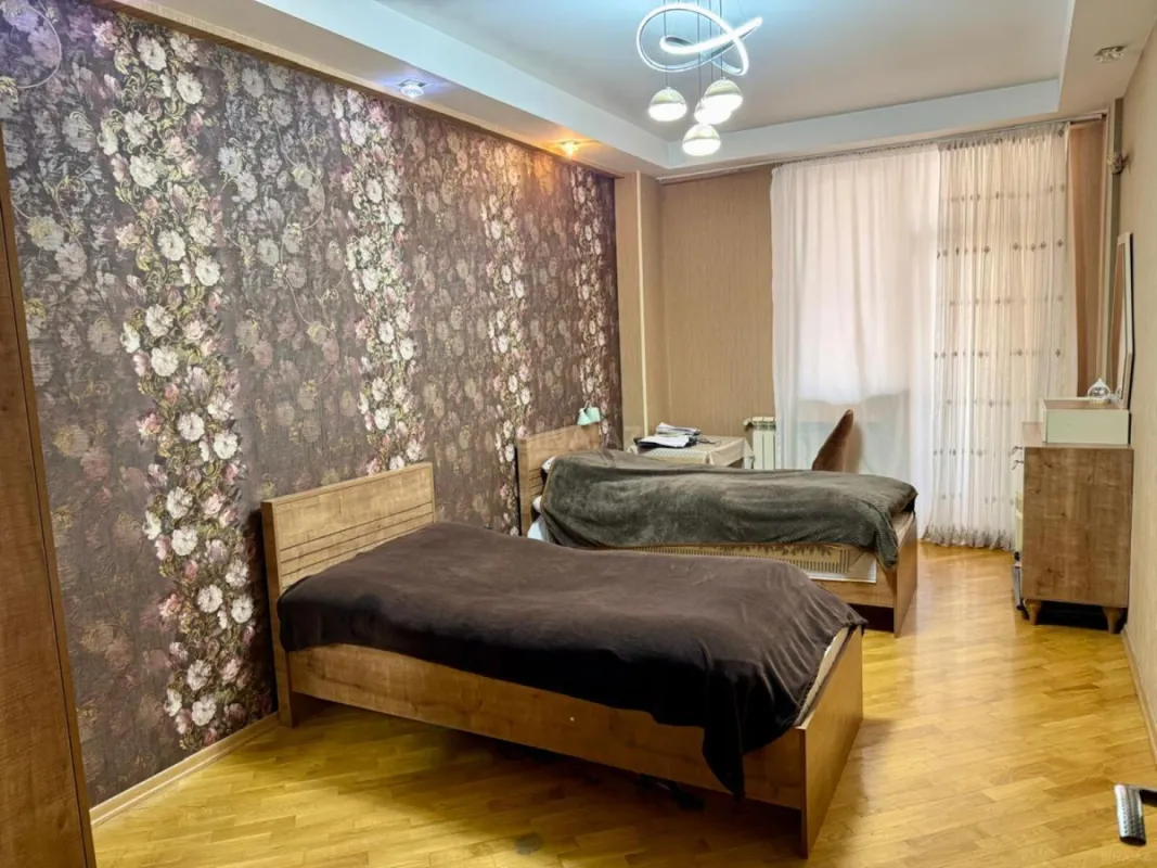 Satılır 2 otaqlı mənzil 90 m²