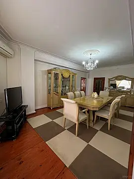 Satılır 4 otaqlı mənzil 142 m²