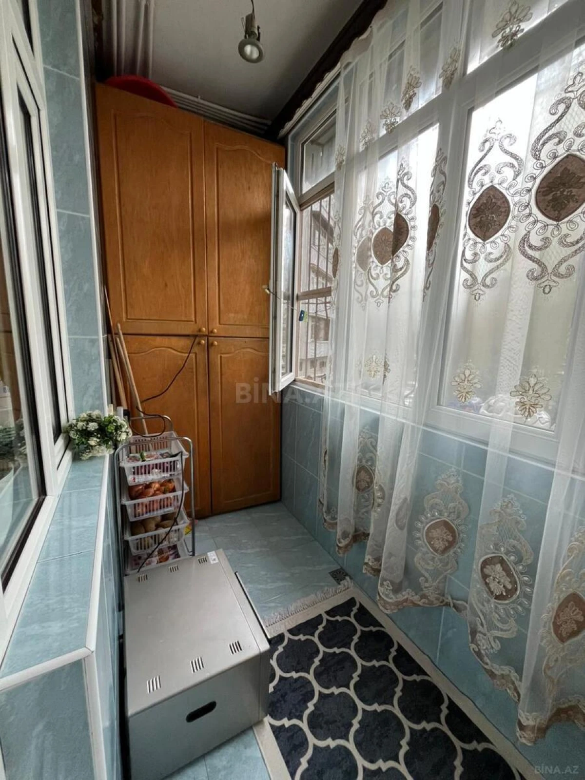 Satılır 4 otaqlı mənzil 142 m²