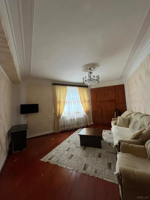 Satılır 4 otaqlı mənzil 142 m²
