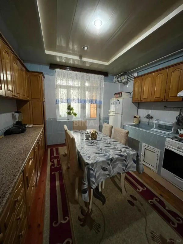 Satılır 4 otaqlı mənzil 142 m²