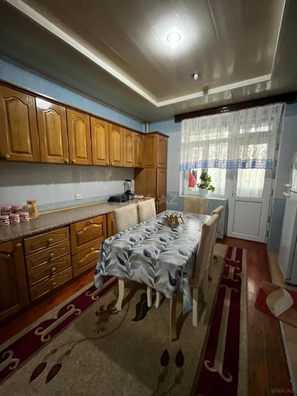 Satılır 4 otaqlı mənzil 142 m²