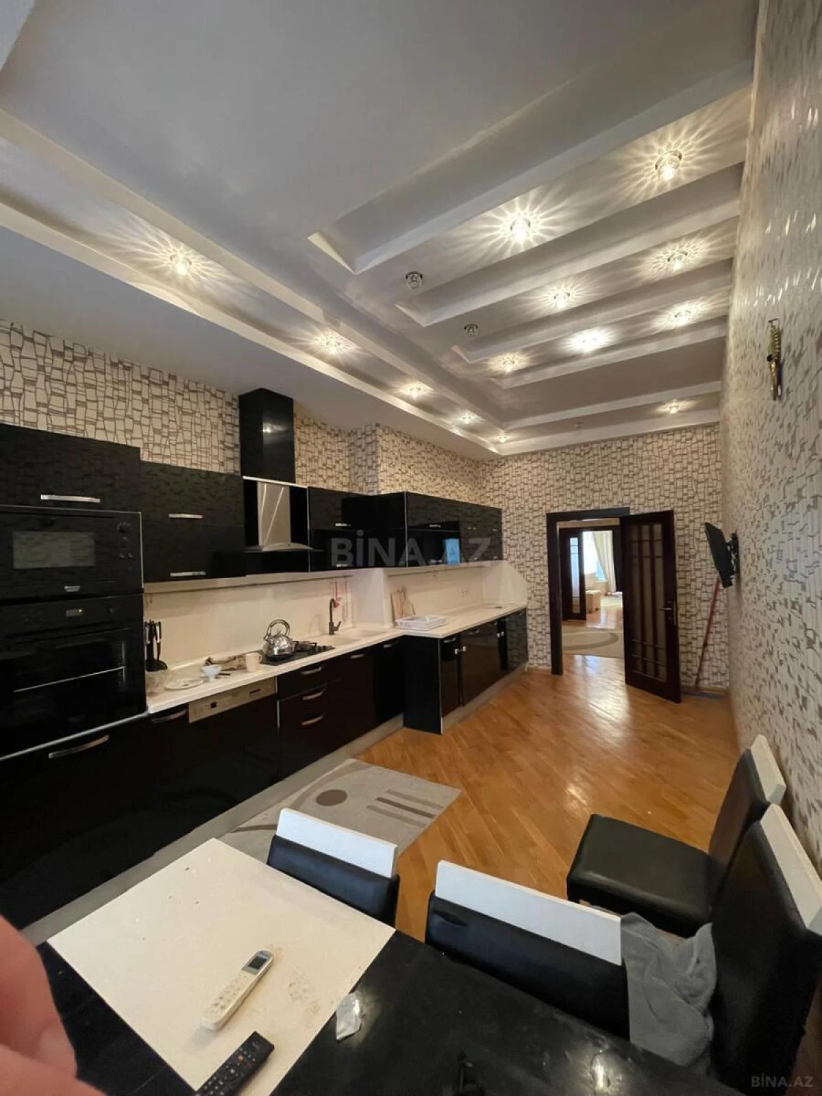 Kirayə verilir 3 otaqlı mənzil 150 m²