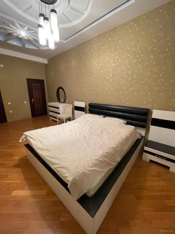 Kirayə verilir 3 otaqlı mənzil 150 m²