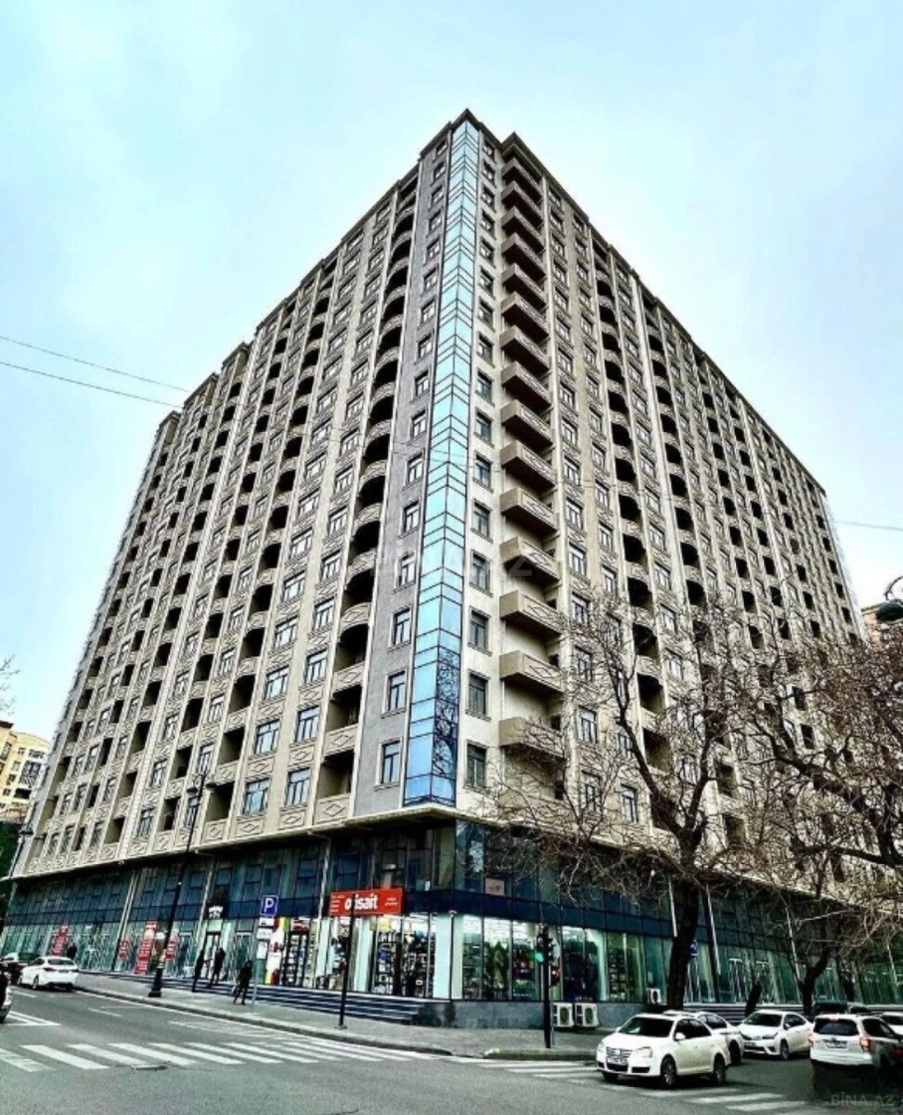 Satılır 3 otaqlı mənzil 145 m²