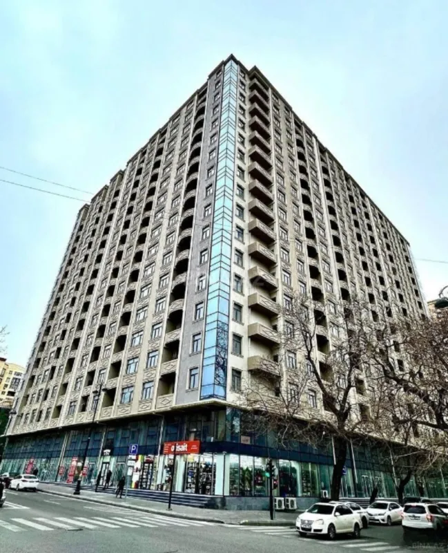 Satılır 3 otaqlı mənzil 145 m²