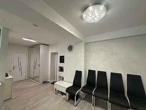 Kirayə verilir 2 otaqlı mənzil 74 m²