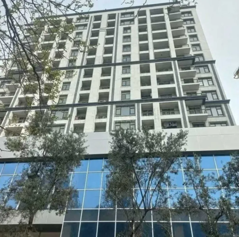Satılır 3 otaqlı mənzil 143.7 m²