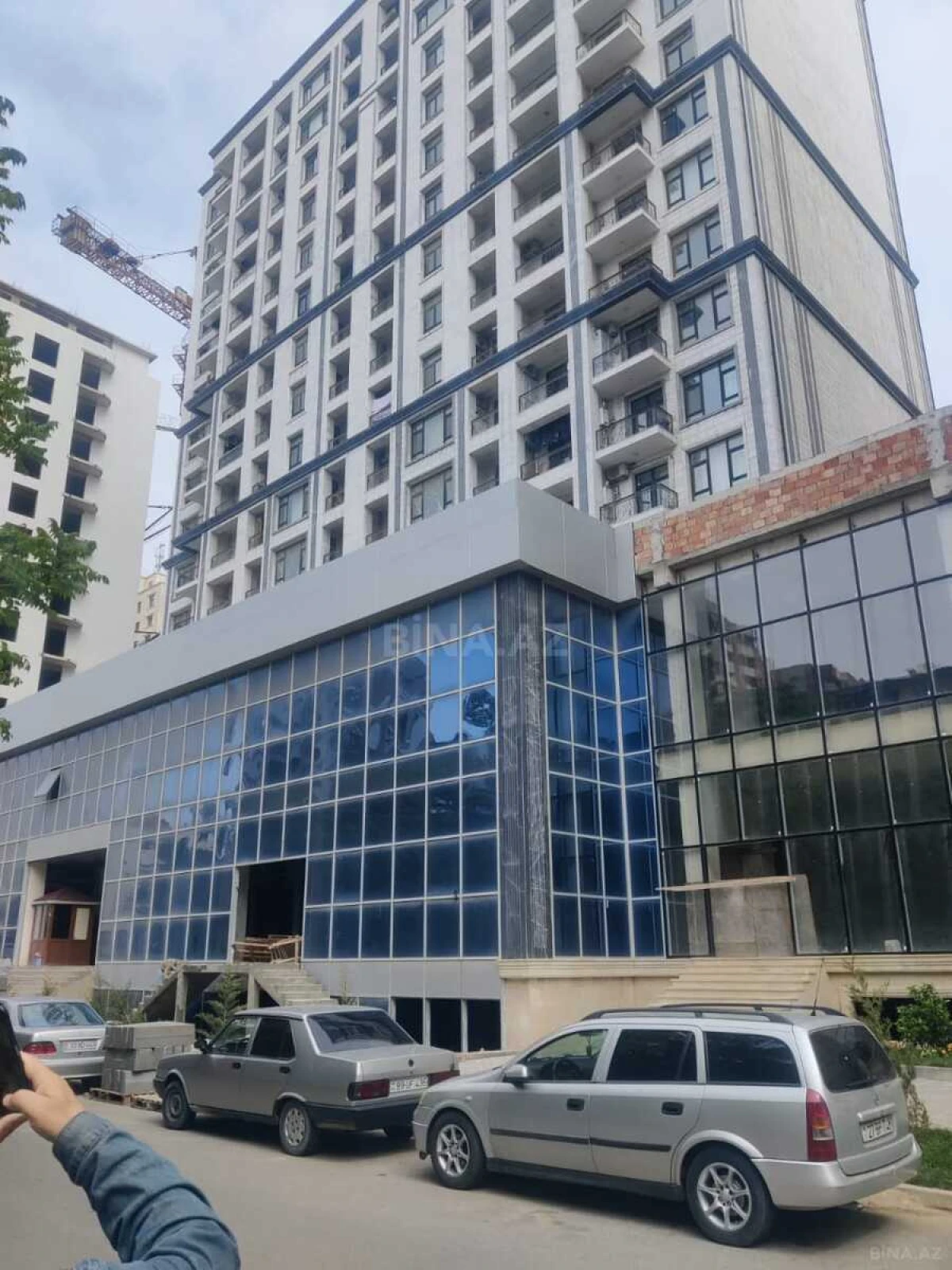 Satılır 3 otaqlı mənzil 143.7 m²