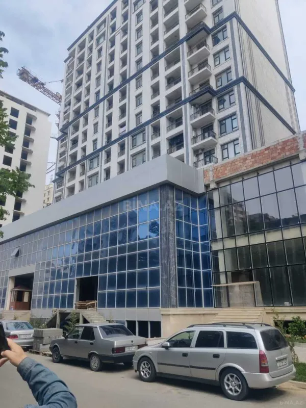 Satılır 3 otaqlı mənzil 143.7 m²