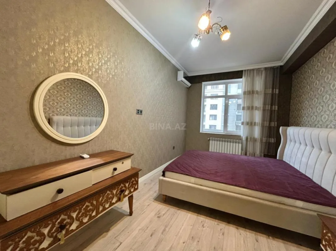 Satılır 3 otaqlı mənzil 173 m²