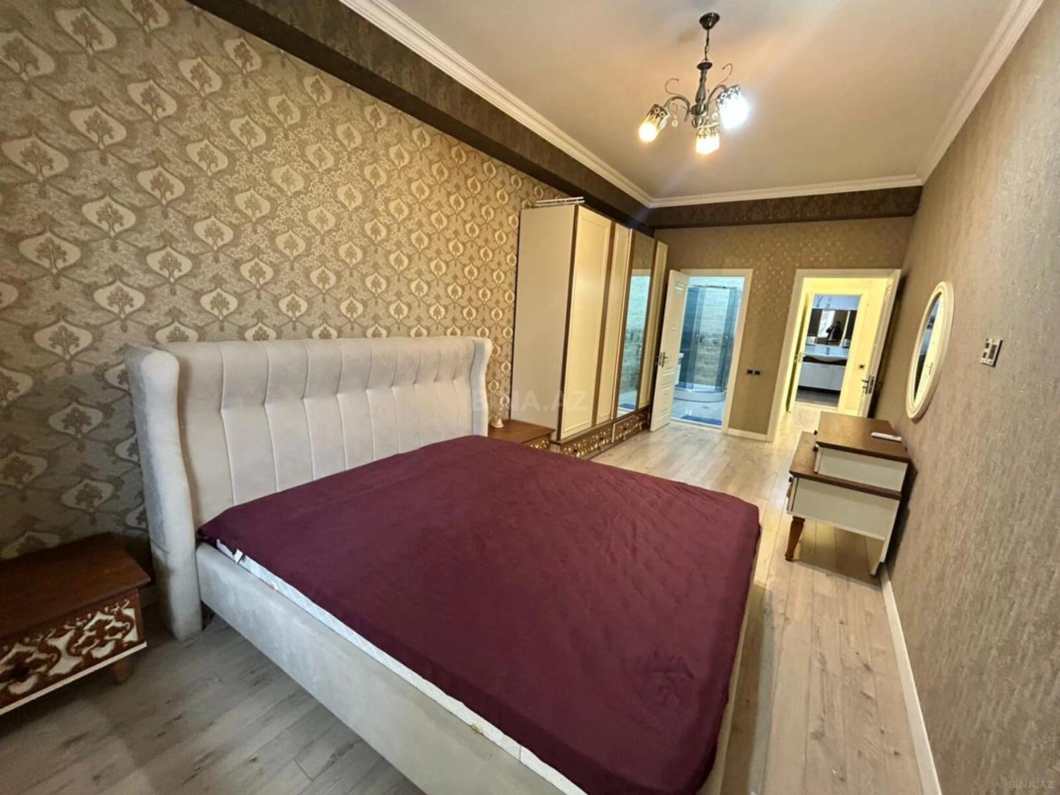 Satılır 3 otaqlı mənzil 173 m²