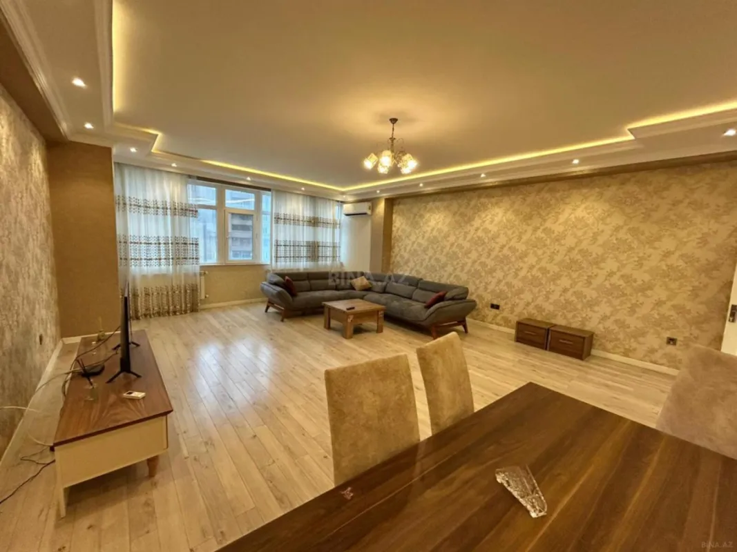 Satılır 3 otaqlı mənzil 173 m²