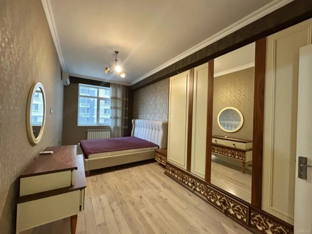 Satılır 3 otaqlı mənzil 173 m²