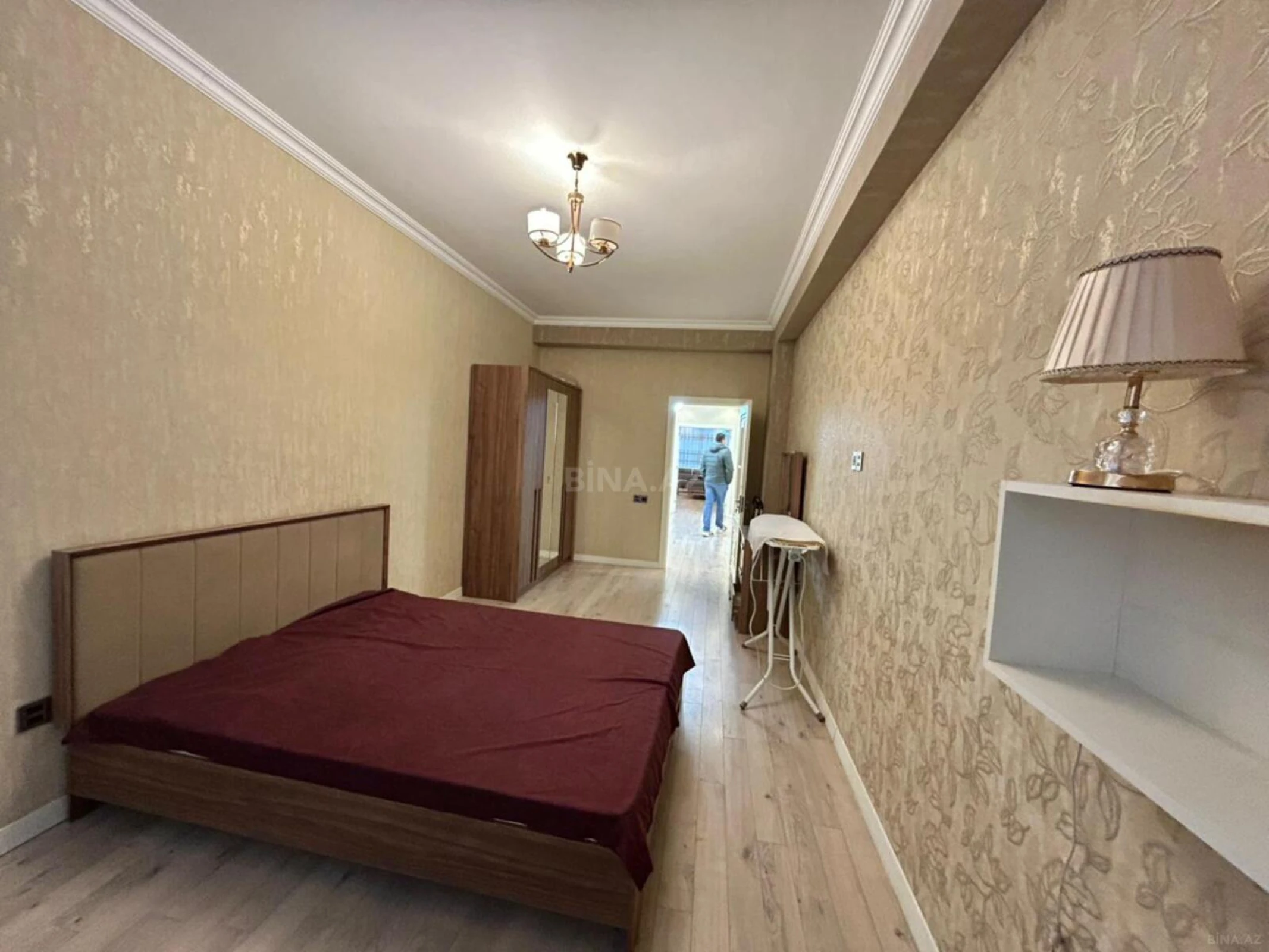Satılır 3 otaqlı mənzil 173 m²