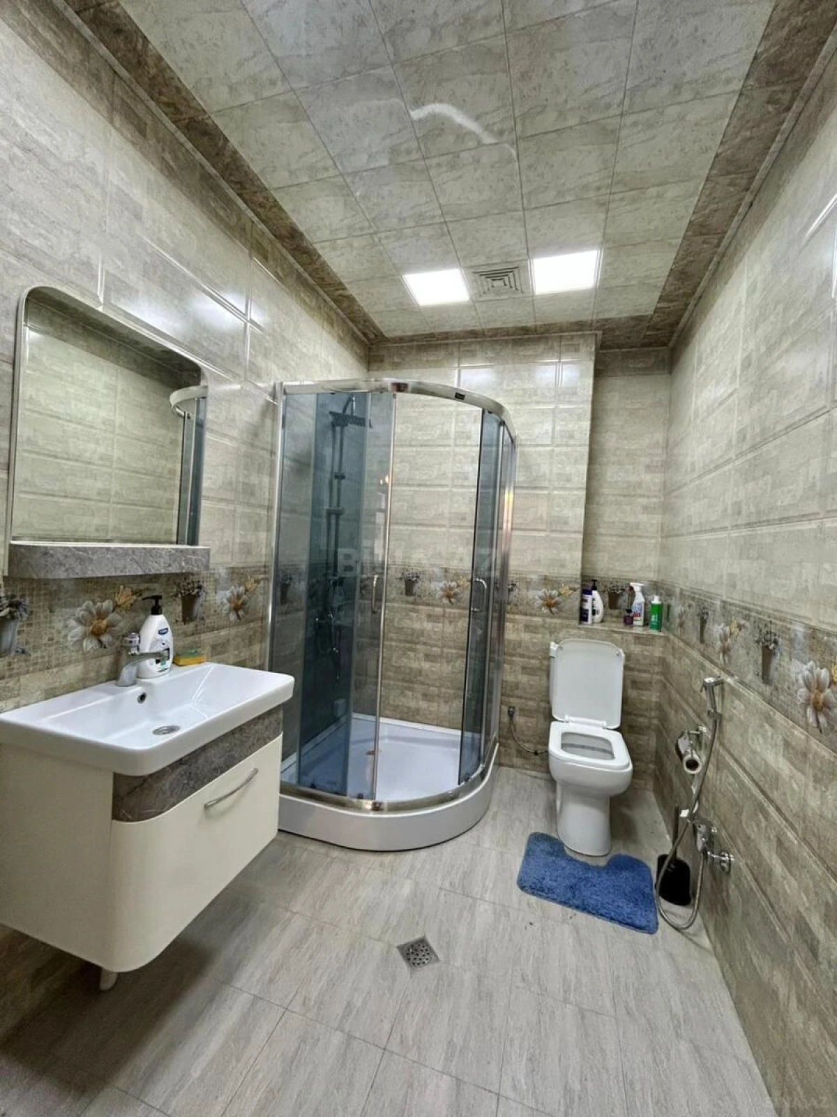 Satılır 3 otaqlı mənzil 173 m²