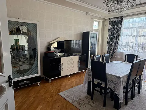 Satılır 3 otaqlı mənzil 115 m²