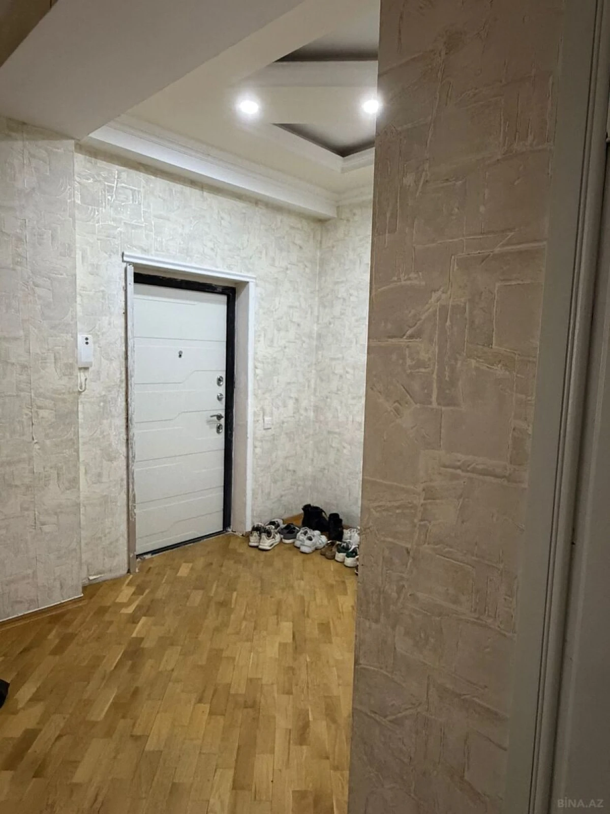 Satılır 3 otaqlı mənzil 115 m²