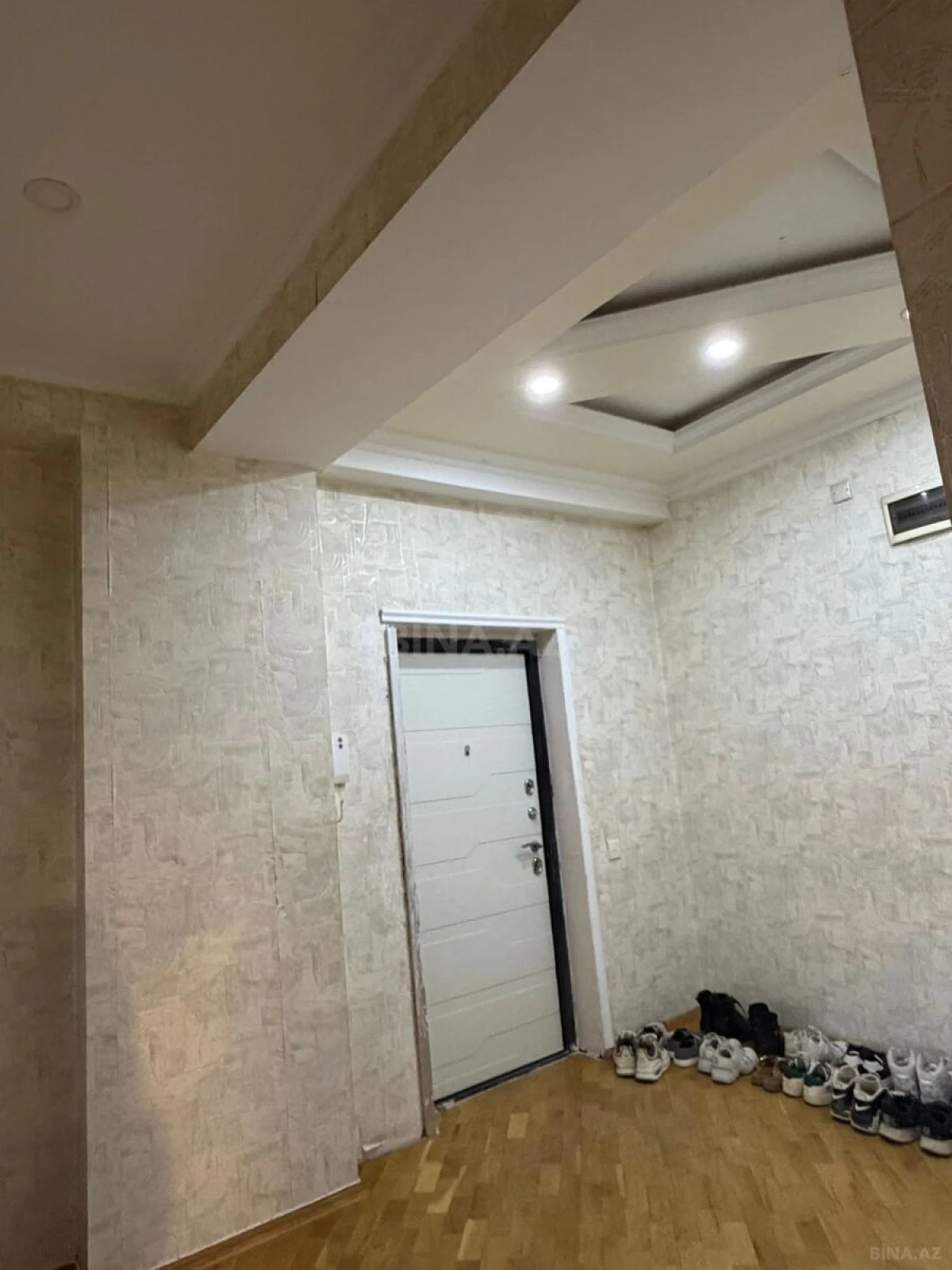 Satılır 3 otaqlı mənzil 115 m²