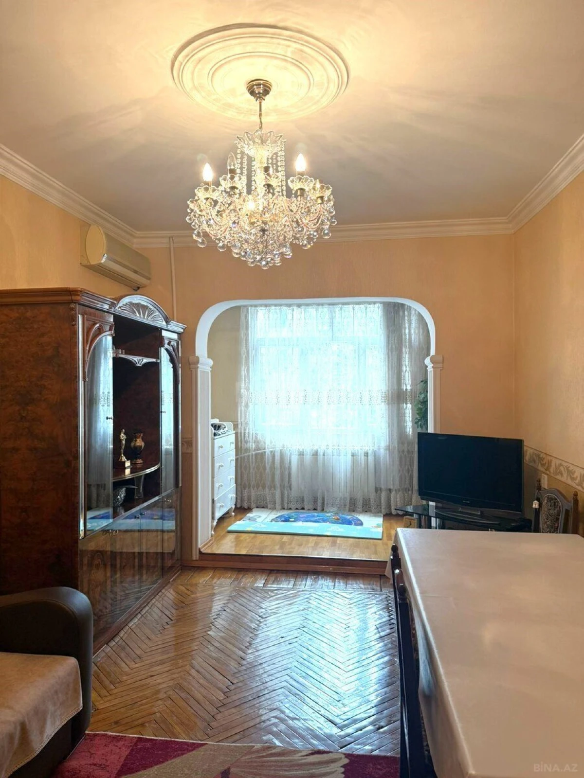 Satılır 4 otaqlı mənzil 120 m²