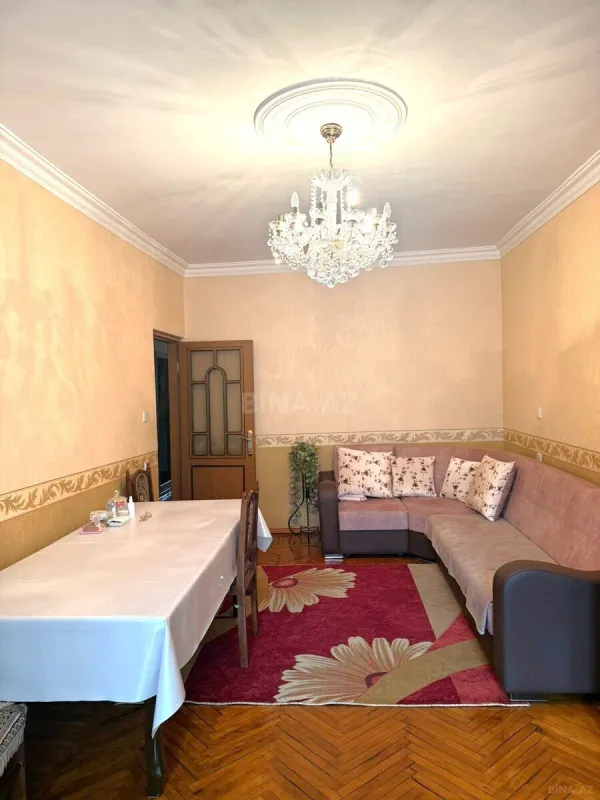 Satılır 4 otaqlı mənzil 120 m²