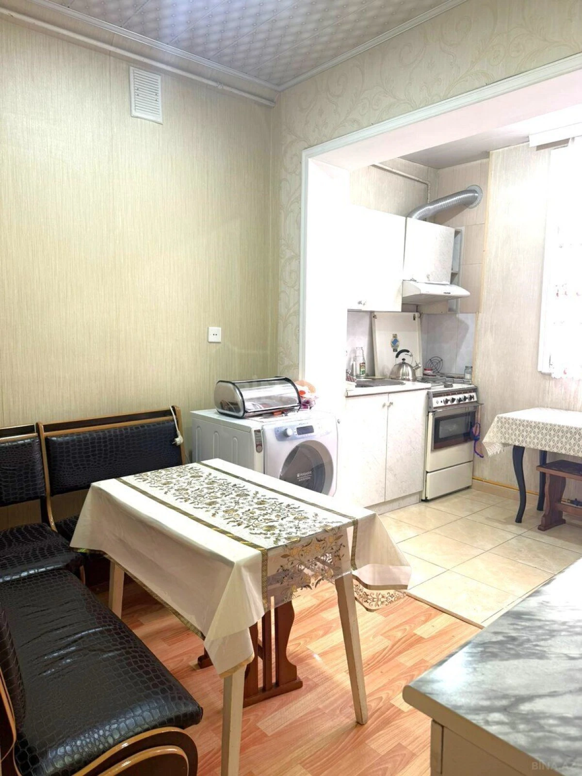 Satılır 4 otaqlı mənzil 120 m²