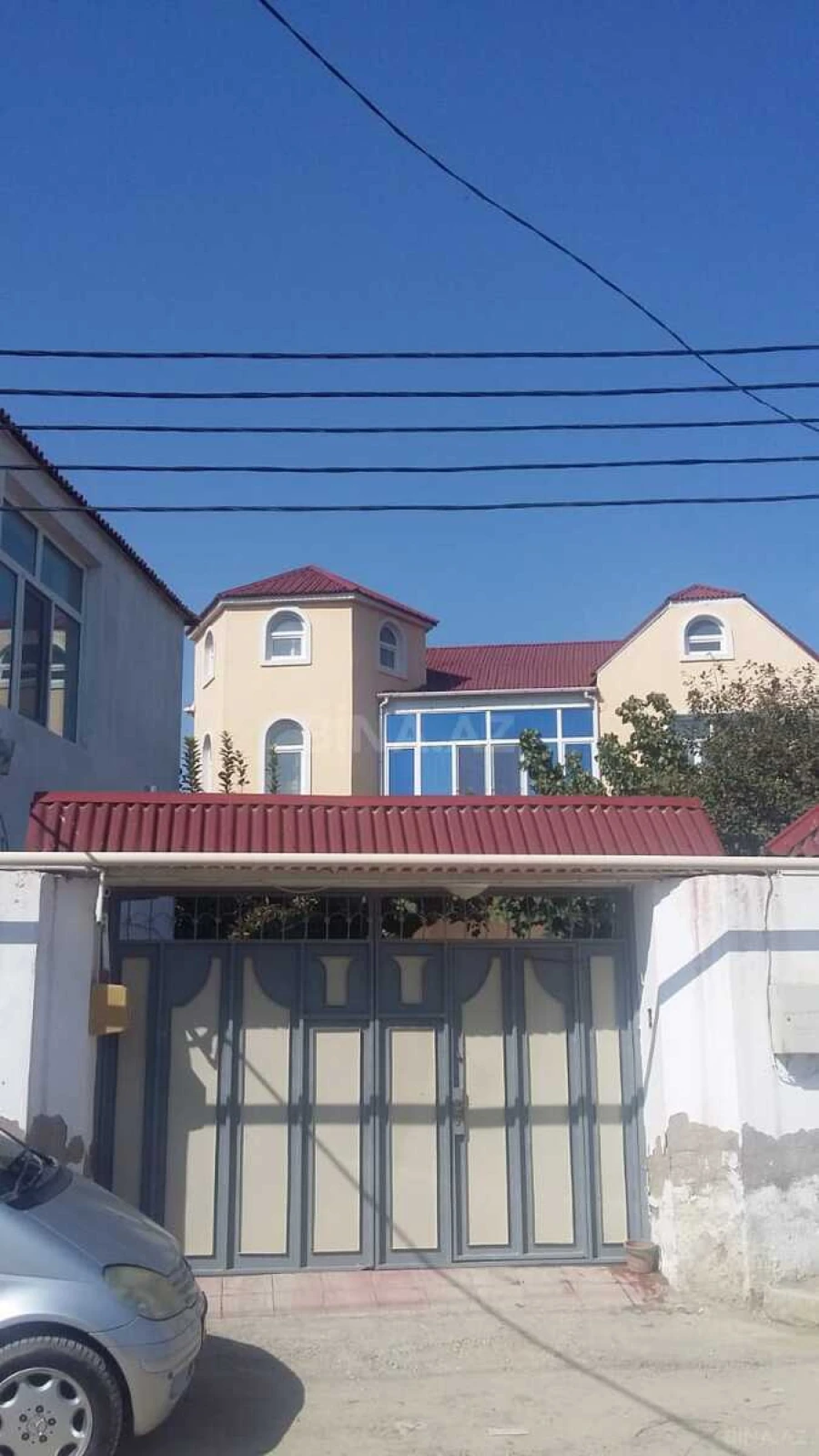 Satılır 5 otaqlı həyət evi 200 m²