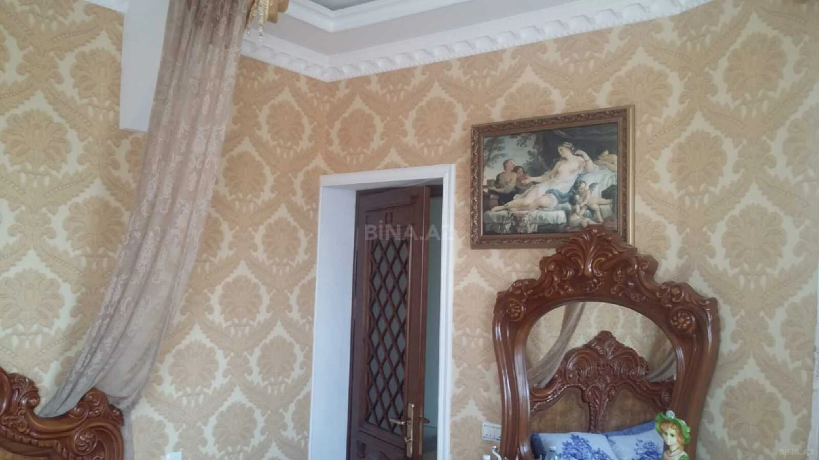 Satılır 5 otaqlı həyət evi 200 m²
