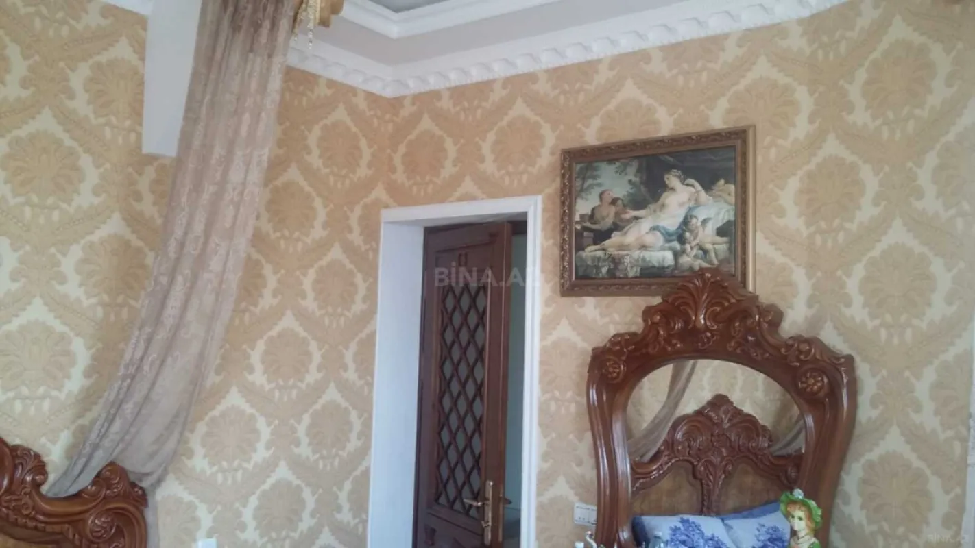 Satılır 5 otaqlı həyət evi 200 m²