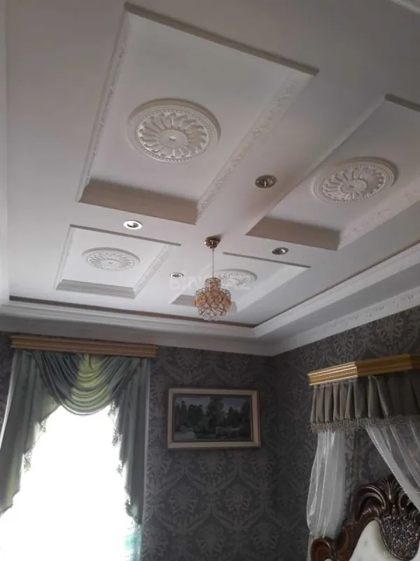 Satılır 5 otaqlı həyət evi 200 m²