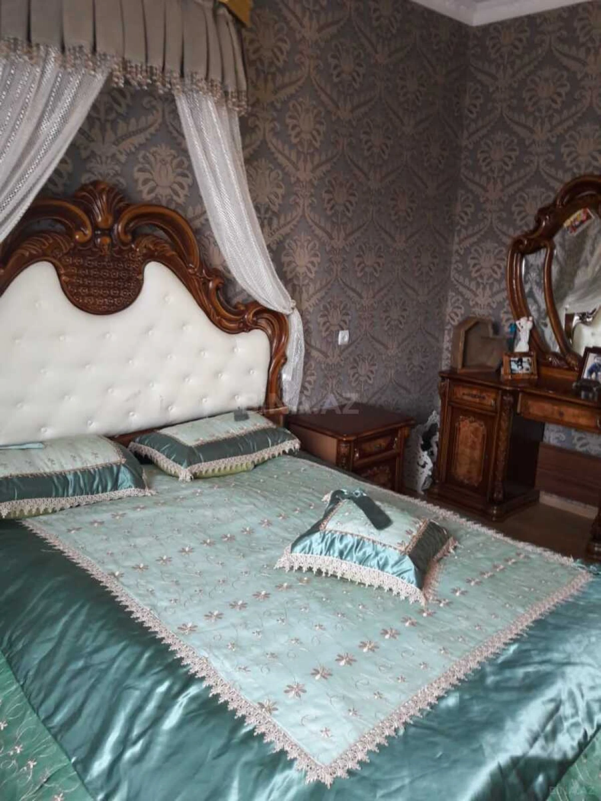 Satılır 5 otaqlı həyət evi 200 m²