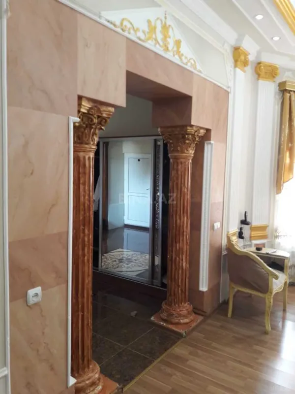 Satılır 5 otaqlı həyət evi 200 m²